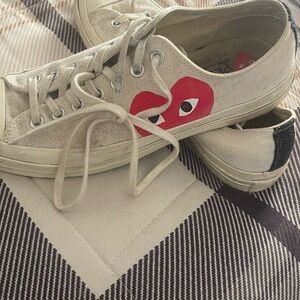 Converse, cream
